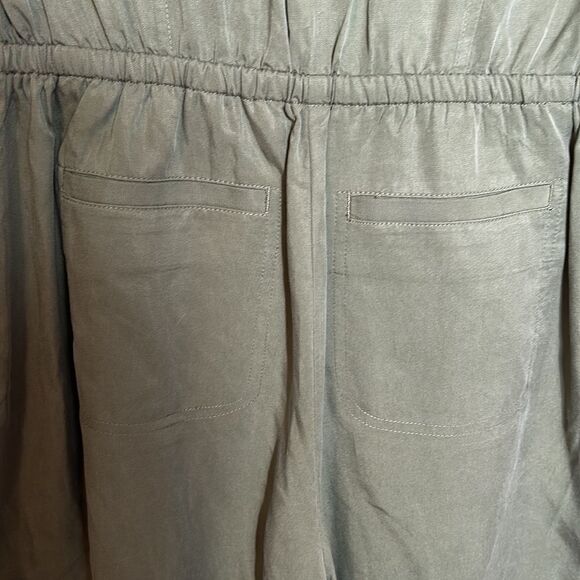 Banana Republic Tencel Utility Romper Olive Green size 4- like new condition - Picture 10 of 12